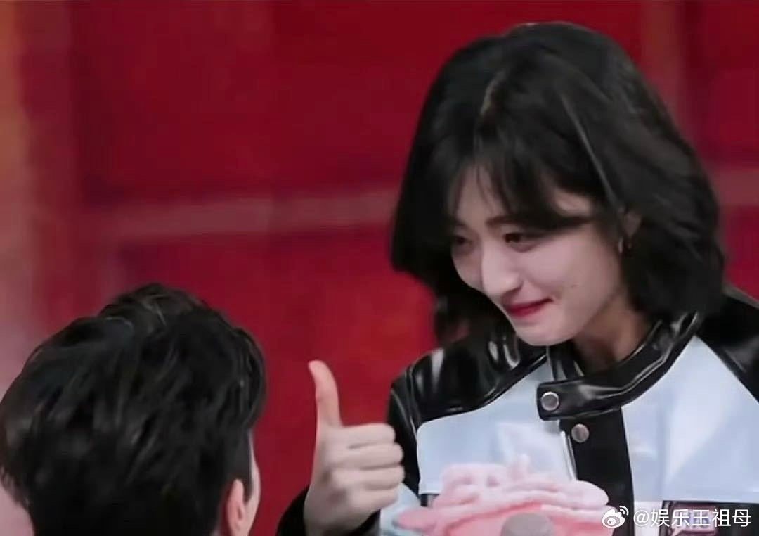 阿瑟又白干了孙千来《你好星期六》明明是给《纯真年代的爱情》剧宣，结果阿瑟男主位