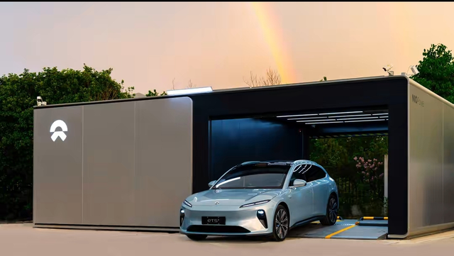 除了免费换电换电优势不明显了我喜欢蔚来的外型设计，但对于有安装家充条件的来说，