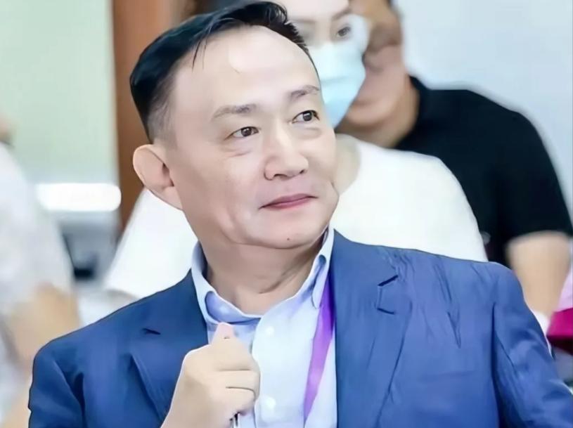 学者卢麒元曾提出一个主张：“立法者每次参与都要政审！”因为最严重的渗透，是通过
