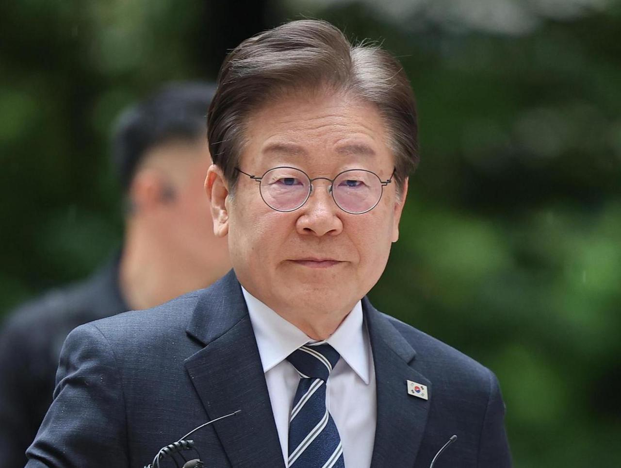 日前，突然有消息称，韩国警方掌握了3000多页的“统一教”相关证据，高市在当中被