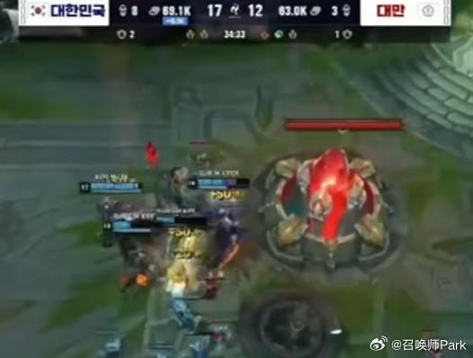 这剧情有点熟悉又有点陌生，在亚运LOL决赛图一，中国台北队依靠中野联动在游戏前中