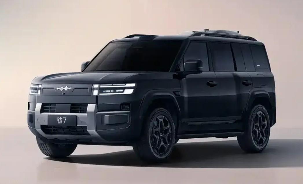 方程豹钛7定档9月9日上市，预计起售价为23万元。该车定位中大型5座SUV，采用