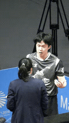 王楚钦这个人，完全不经扒因为一扒你就会发现，他对球拍的执念早已埋下伏笔。全运