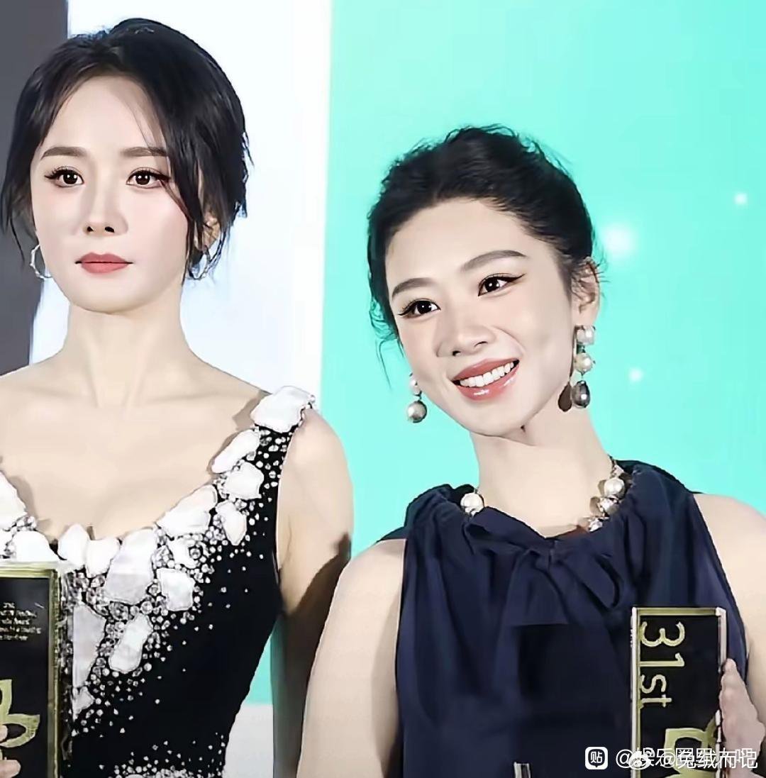 现在最后悔的人，估计就是杨幂了吧。出席白玉兰活动时，杨幂和杨紫一块拍照留念，杨幂