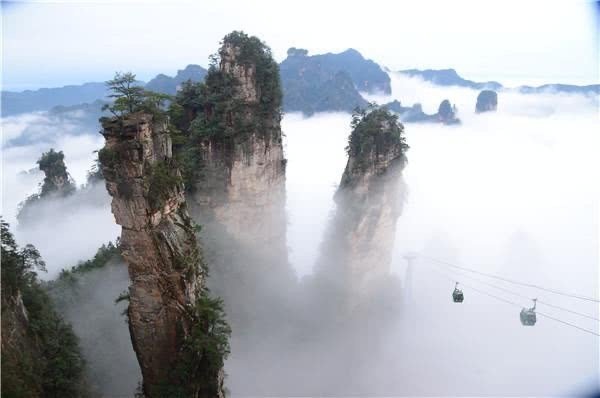 张家界·武陵源，雨后现云海，飘逸壮观，似一幅幅水墨山水画！​​​​