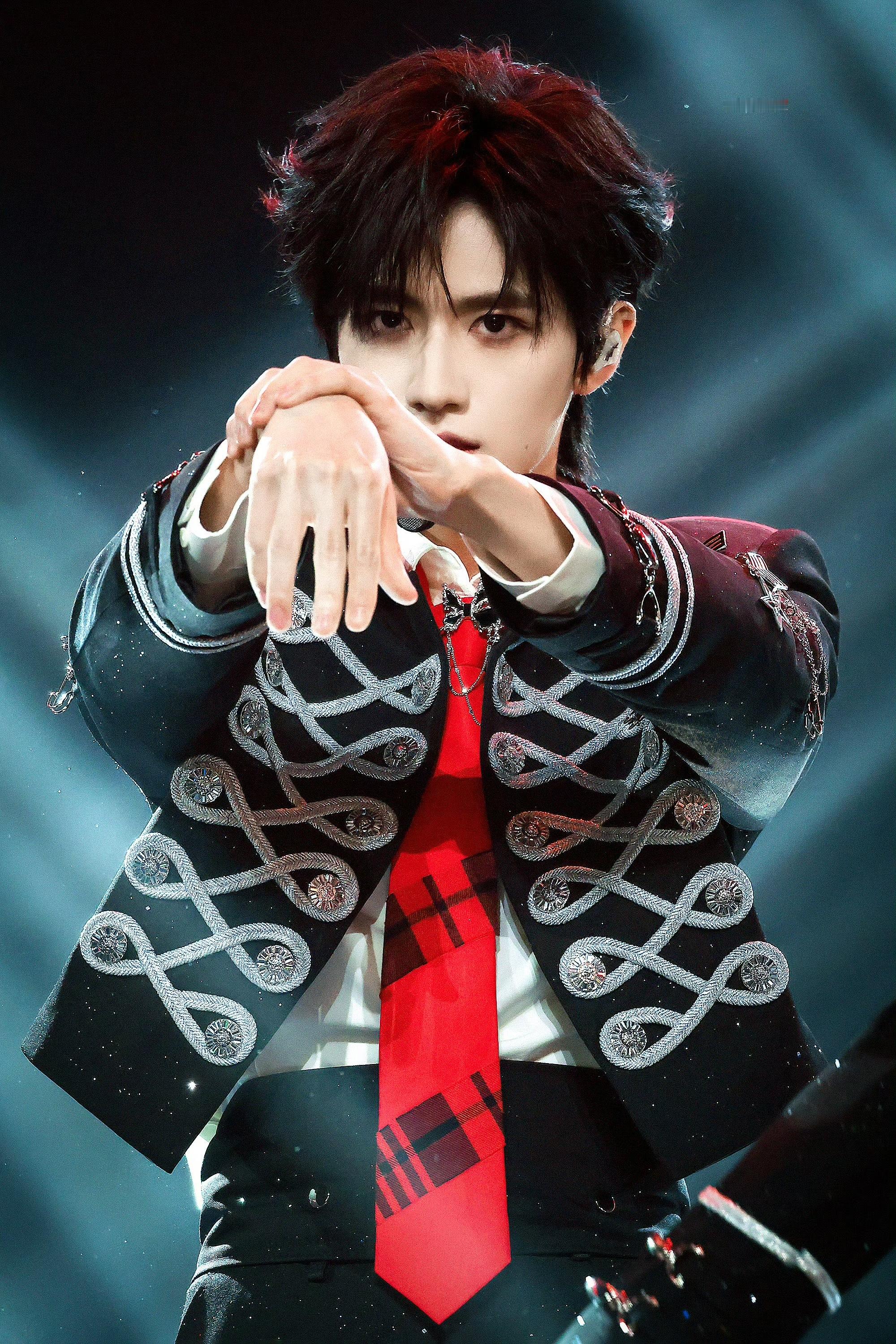 朱志鑫后援会要求时代峰峻对网传组合人员及站位的变动做出辟谣回复