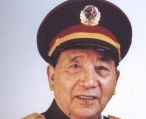 1932年，徐向前骑马路过死人堆时，发现其中一具尸体是自己手下的一名连长，并且还