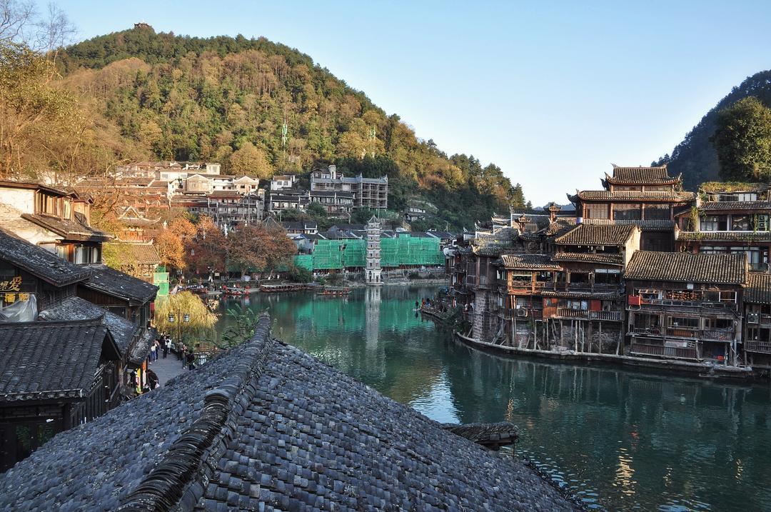 为啥现在更多人推荐芙蓉镇，而不是凤凰古城?去过凤凰和芙蓉镇，真心说：芙蓉镇更对