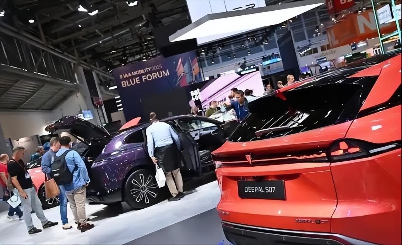 美国嘴硬没禁中国汽车，转头就被自己人戳穿谎言《华尔街日报》直接打脸美国：嘴上