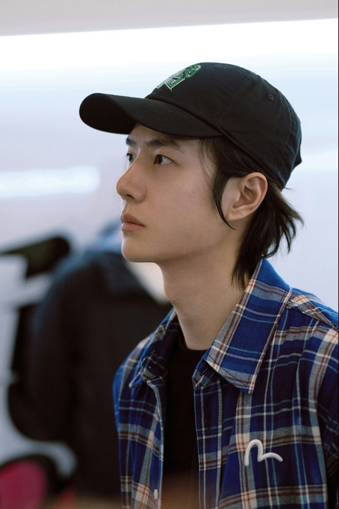 王一博的松弛感王一博的松弛感，是“不刻意”却很舒服的状态——不是懒散，是底气够、