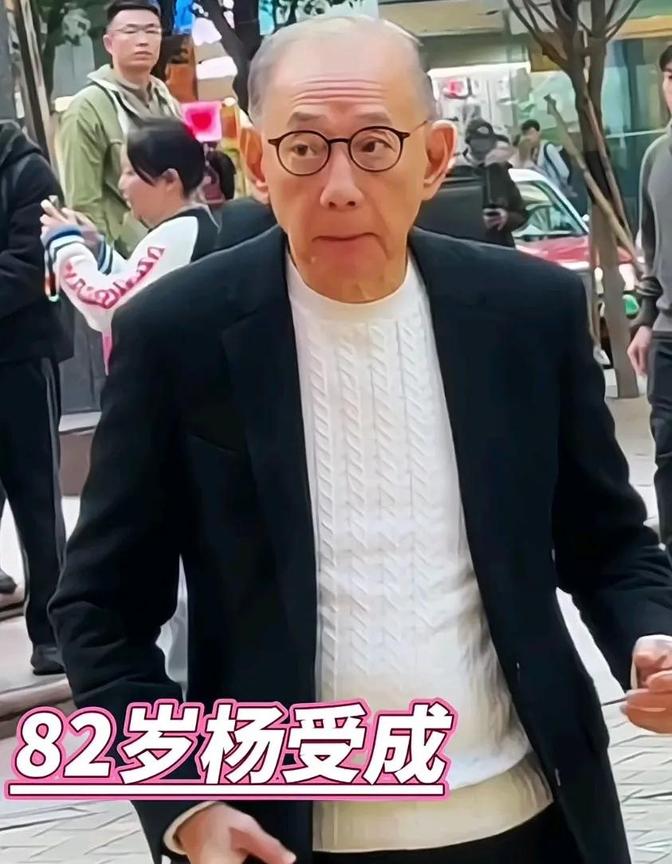1983年，英皇老板杨受成欠下3.2亿，全部个人财产都被扣押，汇丰银行还寄信过