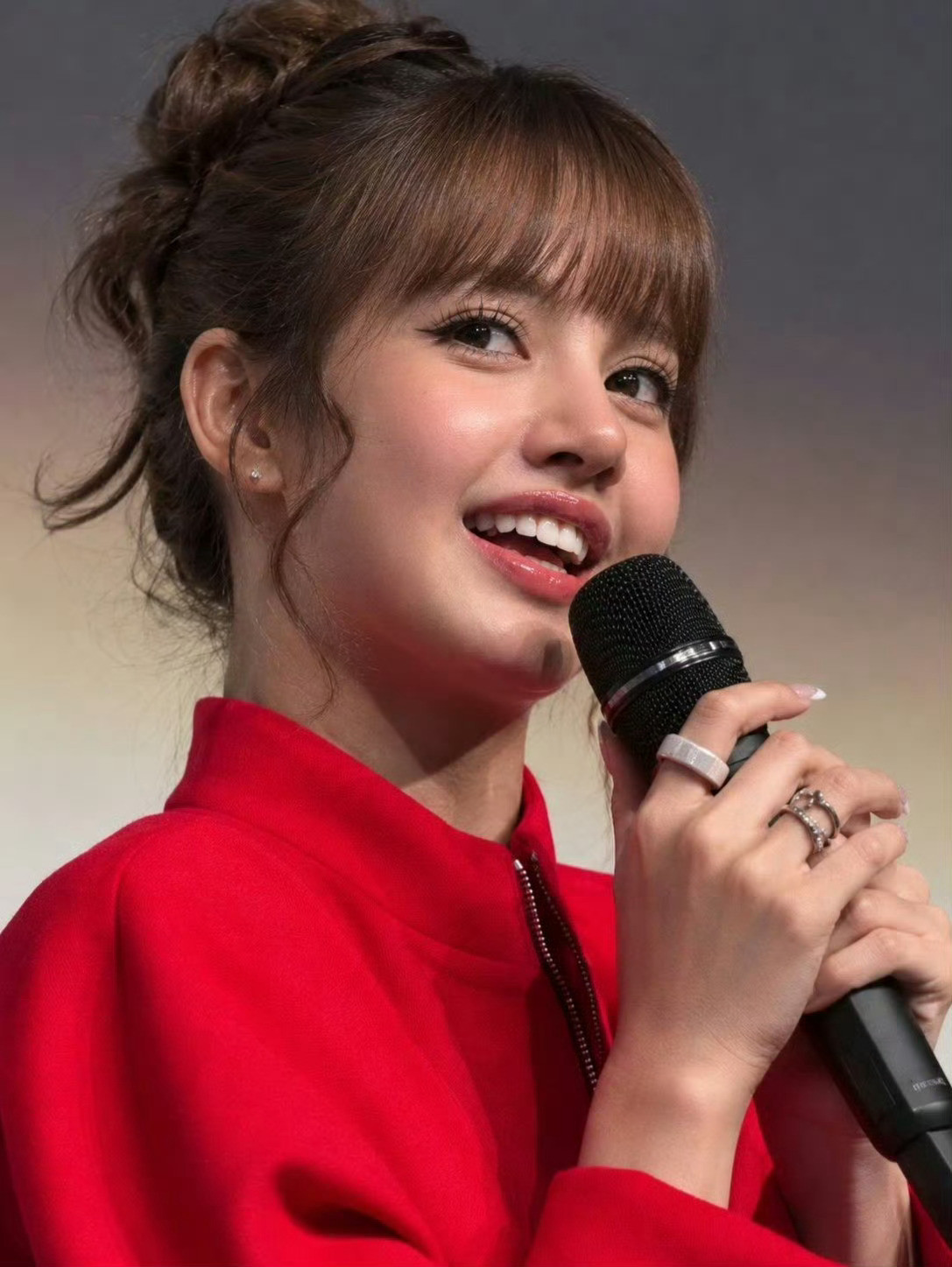 LISA应该出生没多久主要是太可爱太萌了​​​