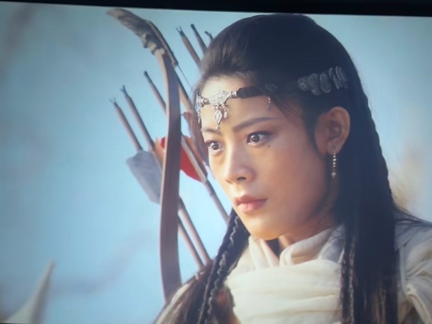 这女的啥演技啊！！！什么？？这不是唱越剧的陈丽君吗。。。导演太会选角了吧！！！好