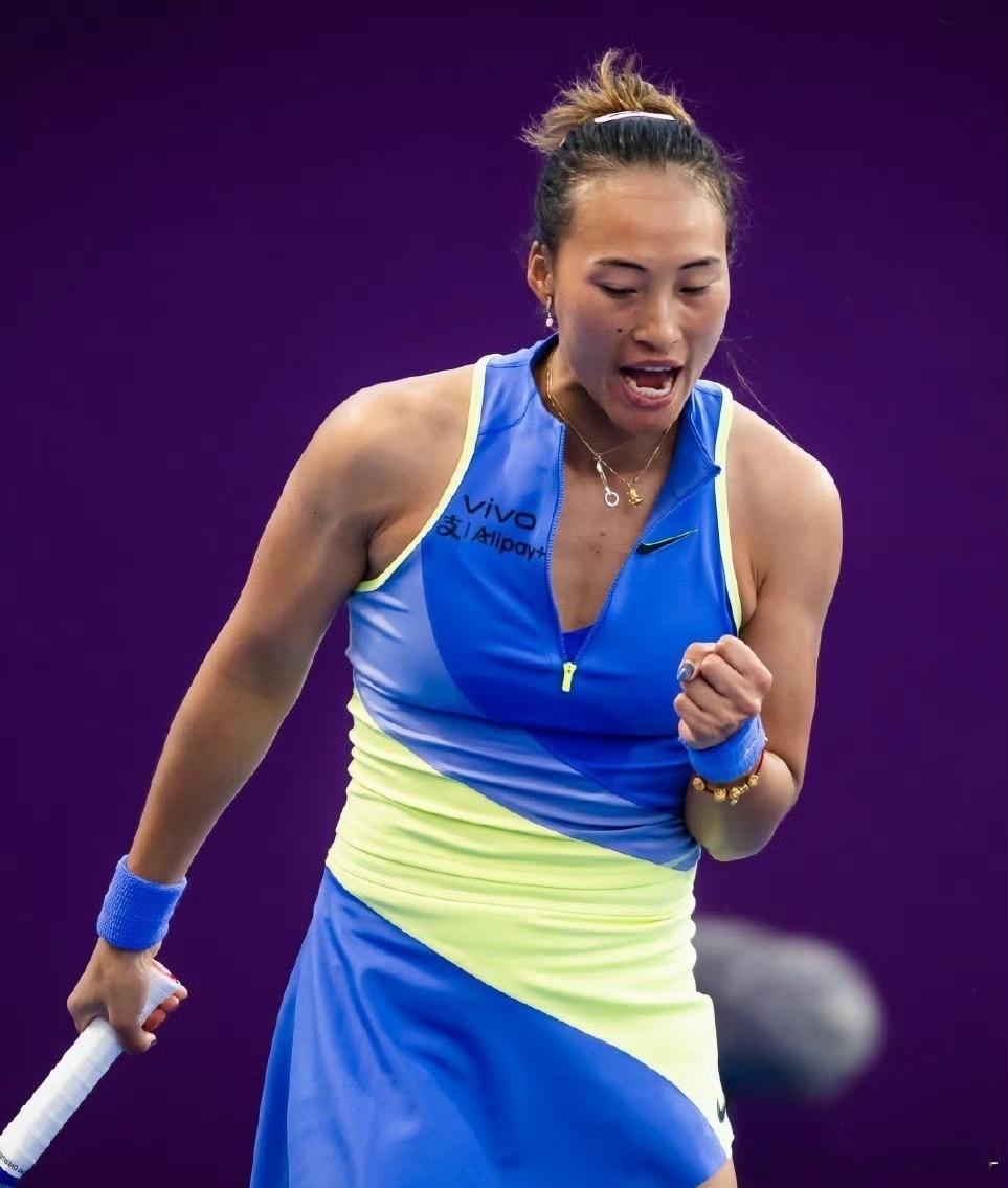 郑钦文vs莱巴金娜啊啊啊啊啊啊郑钦文先是挽救赛点保发又破掉了莱巴金娜的发球胜赛