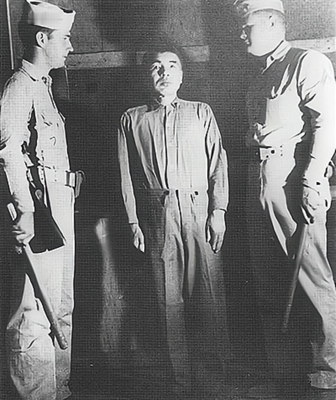 生吃人肉人肝的日本将领。立花芳夫是二战时日本陆军中将，当时担任小笠原父岛守