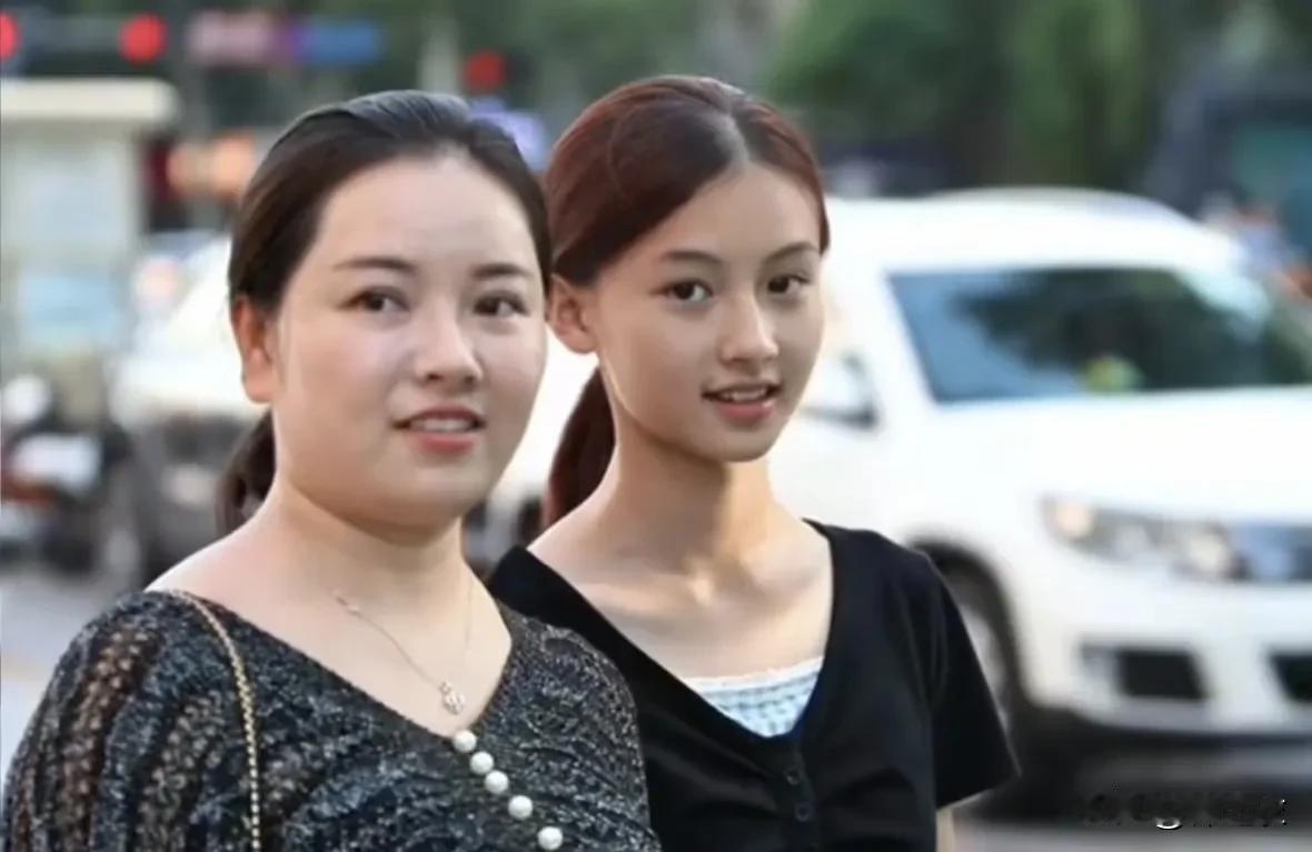 原生稍微好看点的女孩，十四五岁正是最精瘦漂亮的年纪，如果你说七七20岁了能依然有