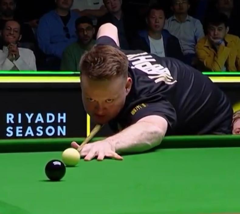 利雅得狂欢夜四强出炉刚结束的最后一场四分之一决赛，中国的赵心童发挥出色，以4：