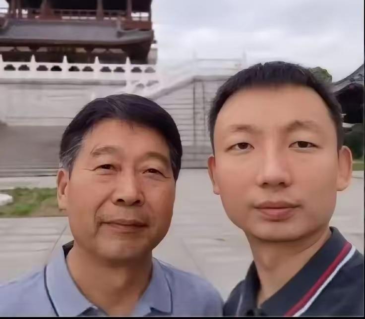 错换人生事件的姚策生父郭希宽离世了，享年68岁。郭希宽是因为突发心脏病离世的，妻