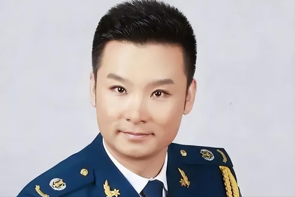 他是著名歌唱家，曾给蒋大为下跪，娶小10岁娇妻，如今成为哈工大教授。 