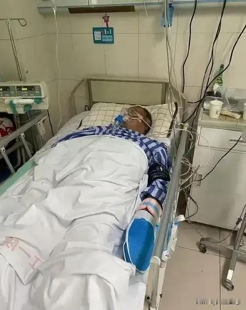 刚退休就跟老婆离婚，他如今的下场真是自作自受！我们小区的老李，退休证刚领到手