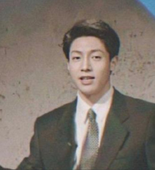 1998年，撒贝宁去央视面试，领导肖晓琳看到他后，直接走进办公室锁上门，直接大骂