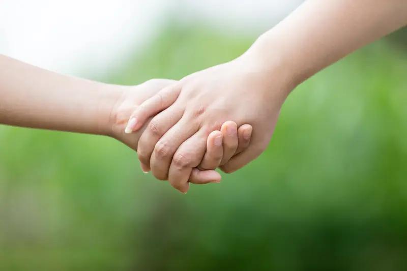 人老了，最值钱的真不是存款和房产。存折数字再多，换不来安稳觉，也换不来儿孙绕膝