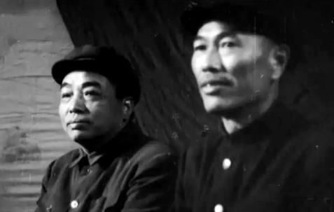 1961年，原沈阳军区司令邓华上将前往川西高原视察，路遇驻军第130师。