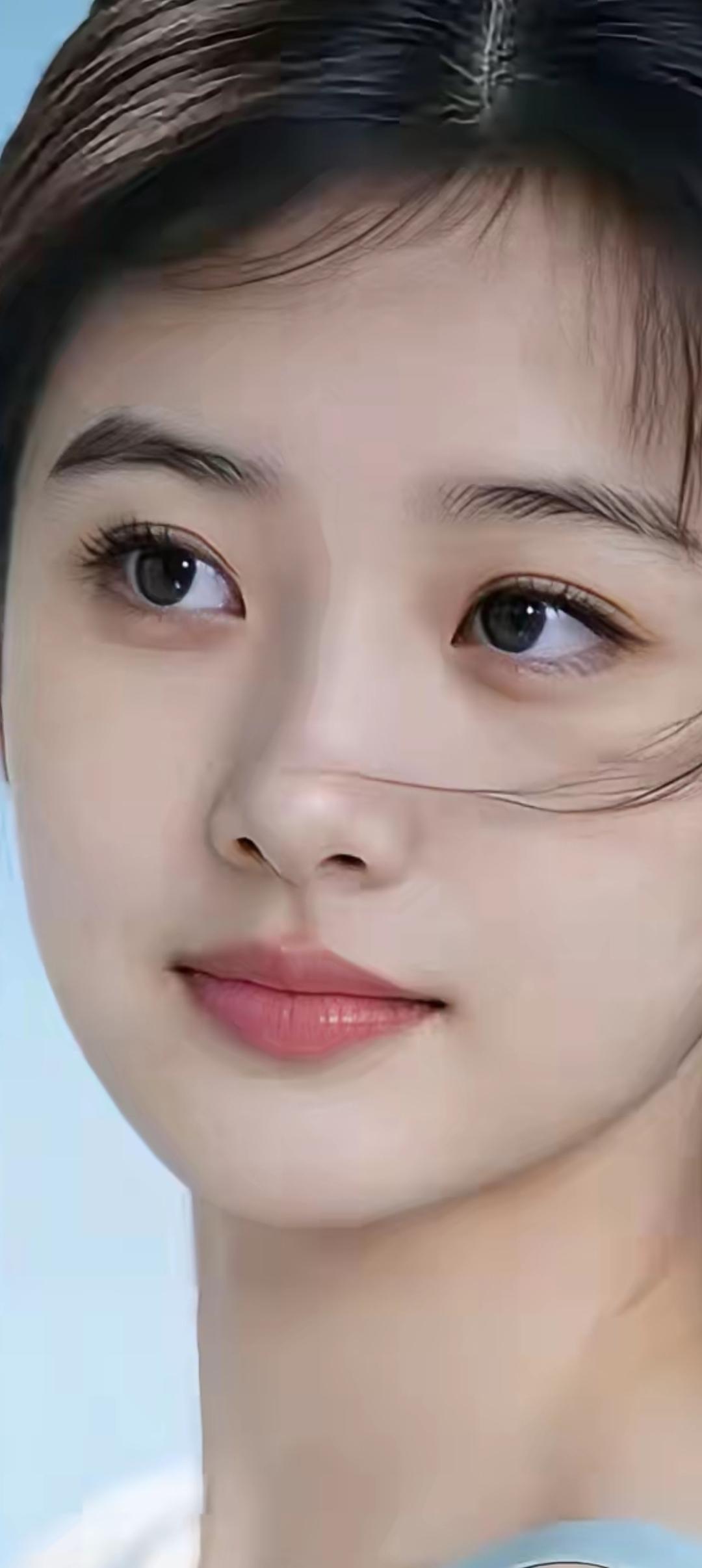 温柔甜美的少女，清澈的眼神，梦幻的氛围