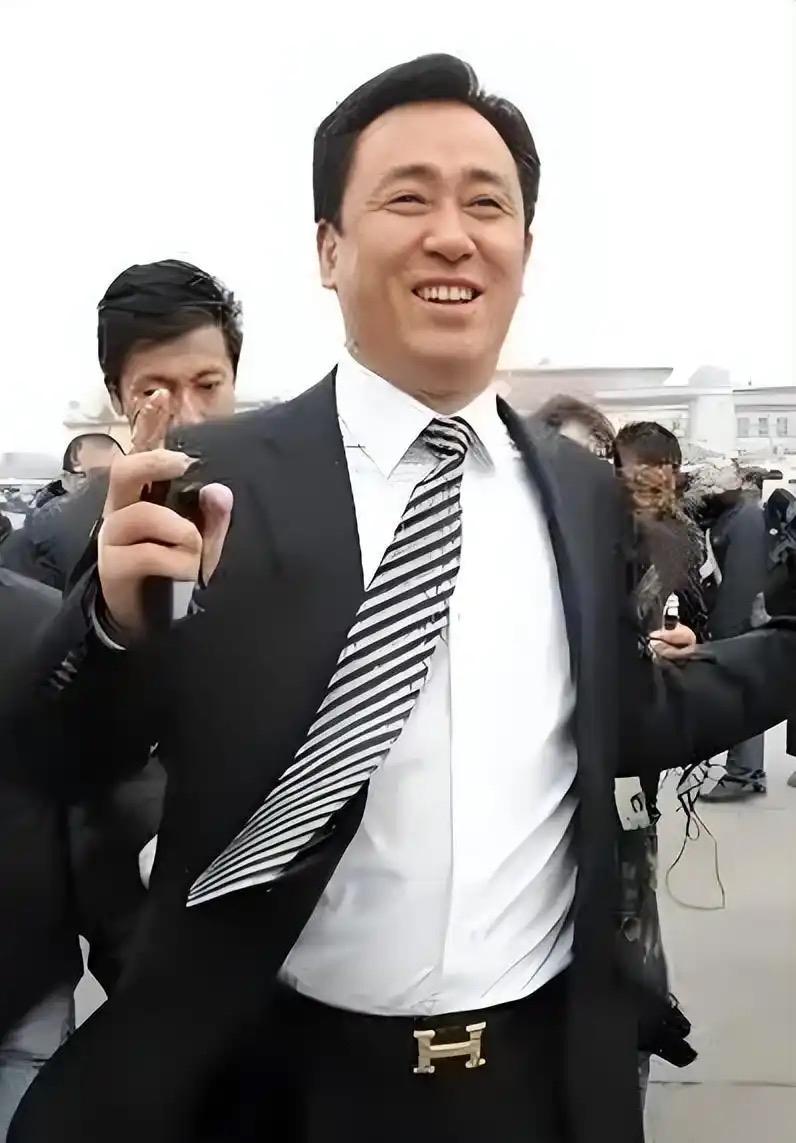 人在风光的时候放屁都是香的，到了监狱里讲的是真理都是废话。许家印的轨迹就是一条