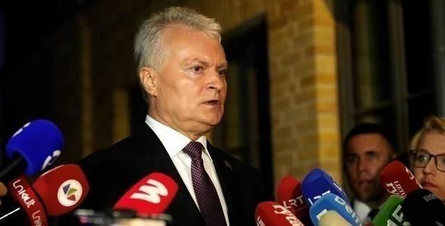 曾自取灭亡的立陶宛总统瑙塞达，中国没有迁就他！从2025年5月中旬起，立陶宛境内