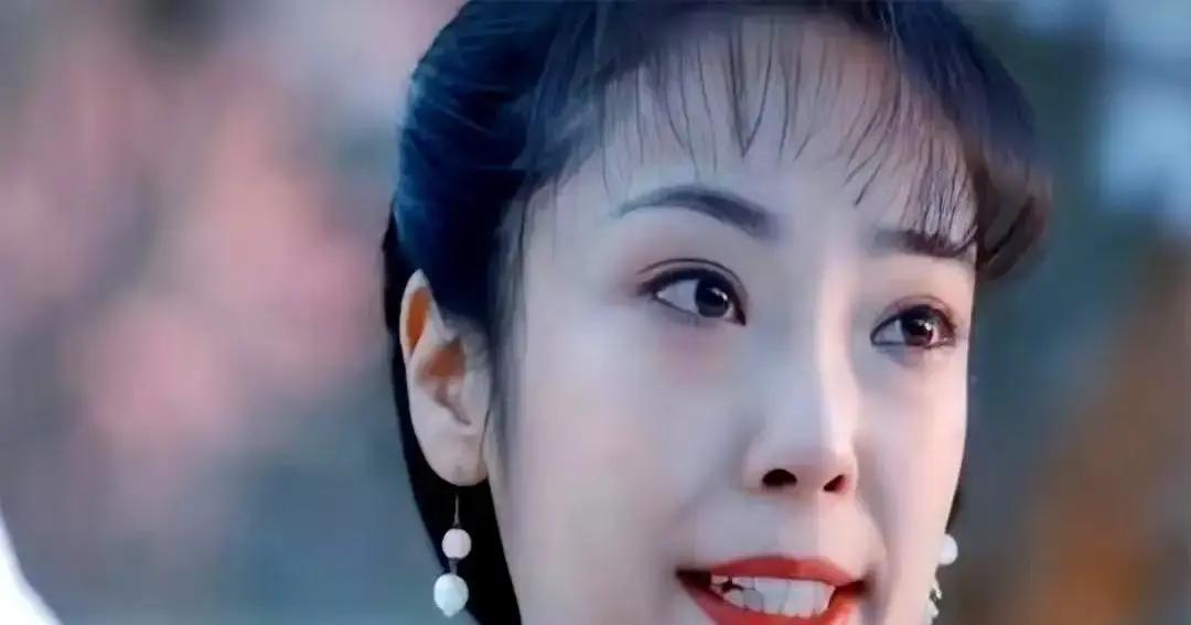 87版贾宝玉不是人剧组给欧阳奋强垫下巴、加腮、削发际线，造出一张现实找不到