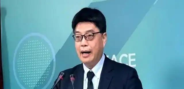 不装了！邱垂正公然摊牌，“台独”彻底疯了！3月23日，台湾地区“立法机构