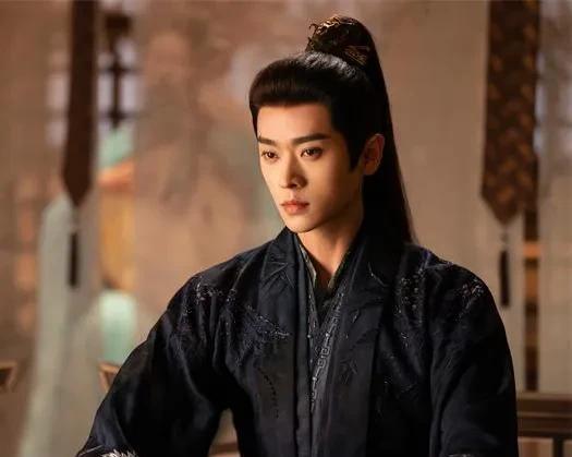 《锦月如歌》丞磊不看不知道。一看全是虚弱威武大将军。随着锦月如歌的热播，丞磊