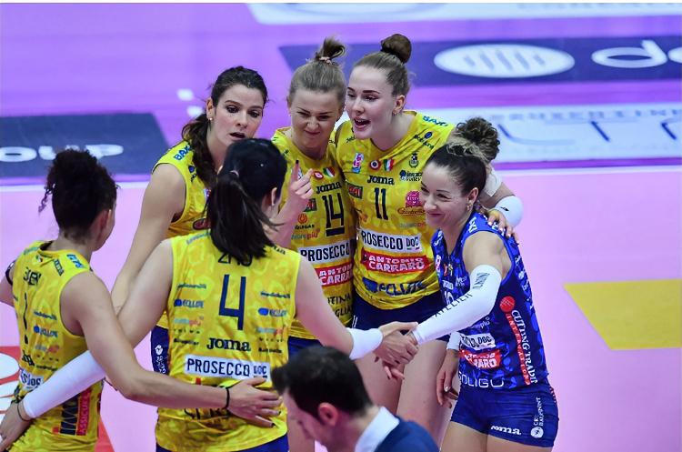 德吉纳罗：婷呀，你真的太棒太棒了……齐里切拉：婷，你是怎么做到这么厉害的.沃