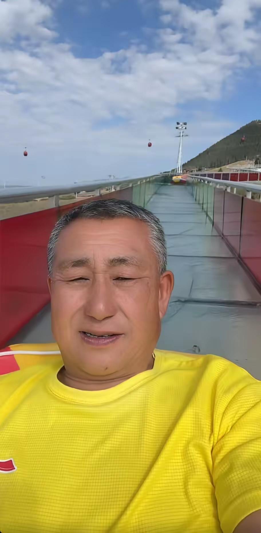 征服过8848米的珠穆朗玛峰，徒步走完过最危险的南北极点。谁能想到，这位身家雄厚