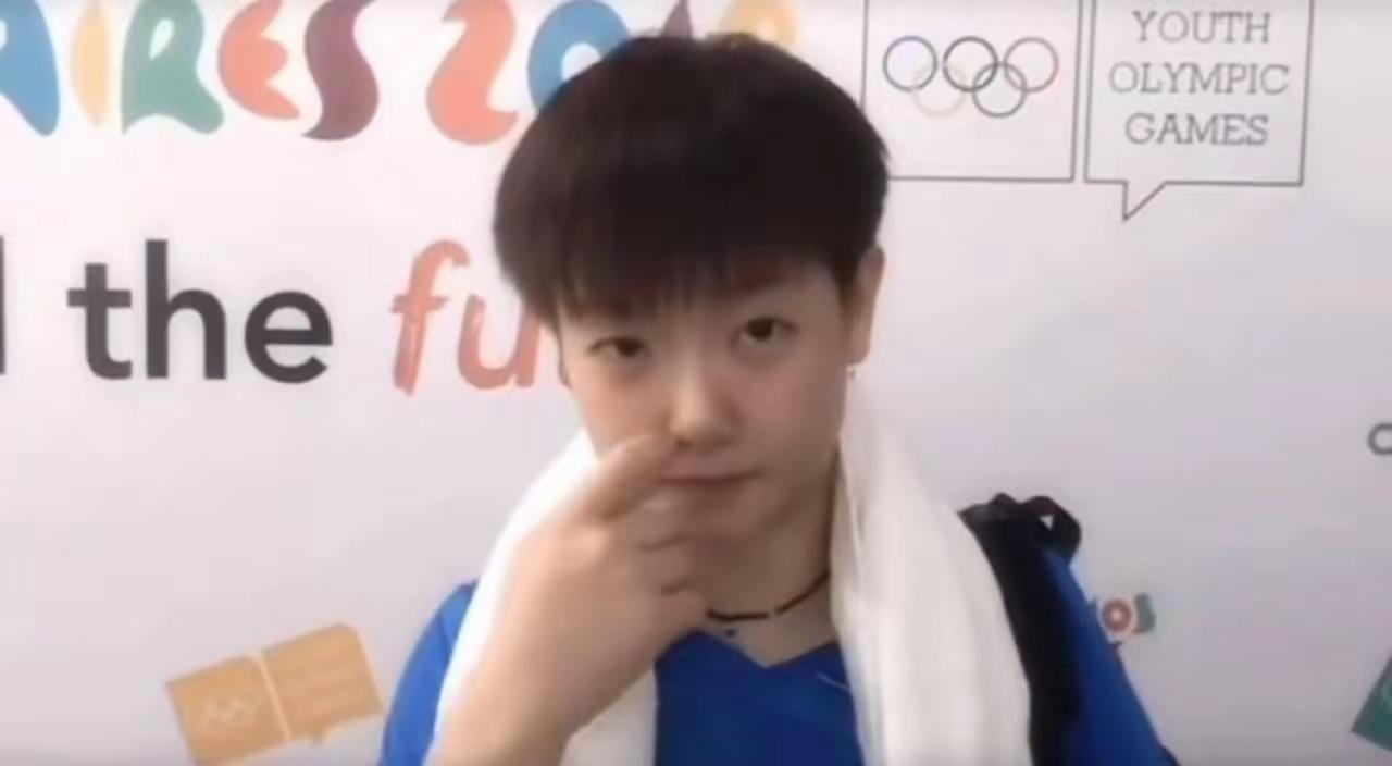 莎莎的铁粉儿说莎莎，听着就是铁～我喜欢莎莎才喜欢上了小白球，因为莎莎喜欢小白球