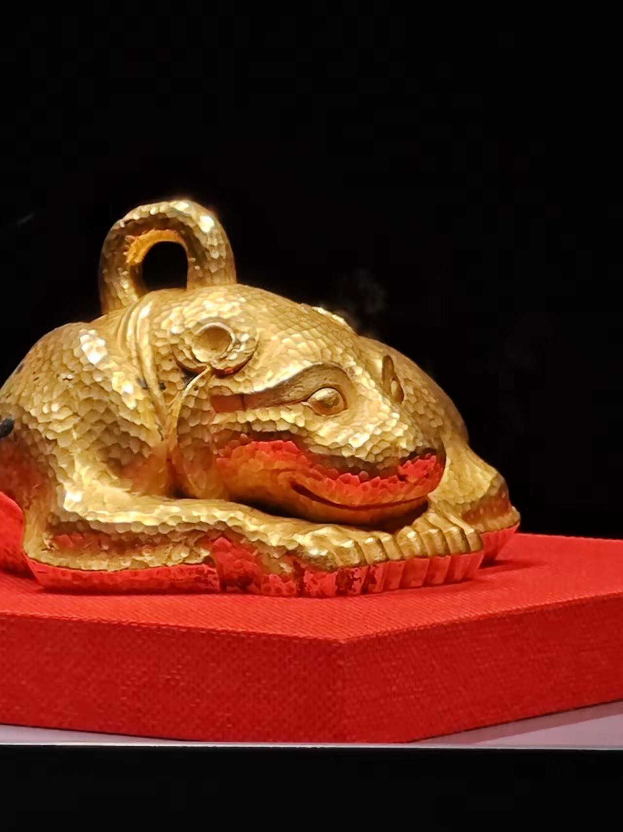 春节前的市场，空气里都飘着谨慎。有人说节前未必降，但春节期间可能藏着“猛料