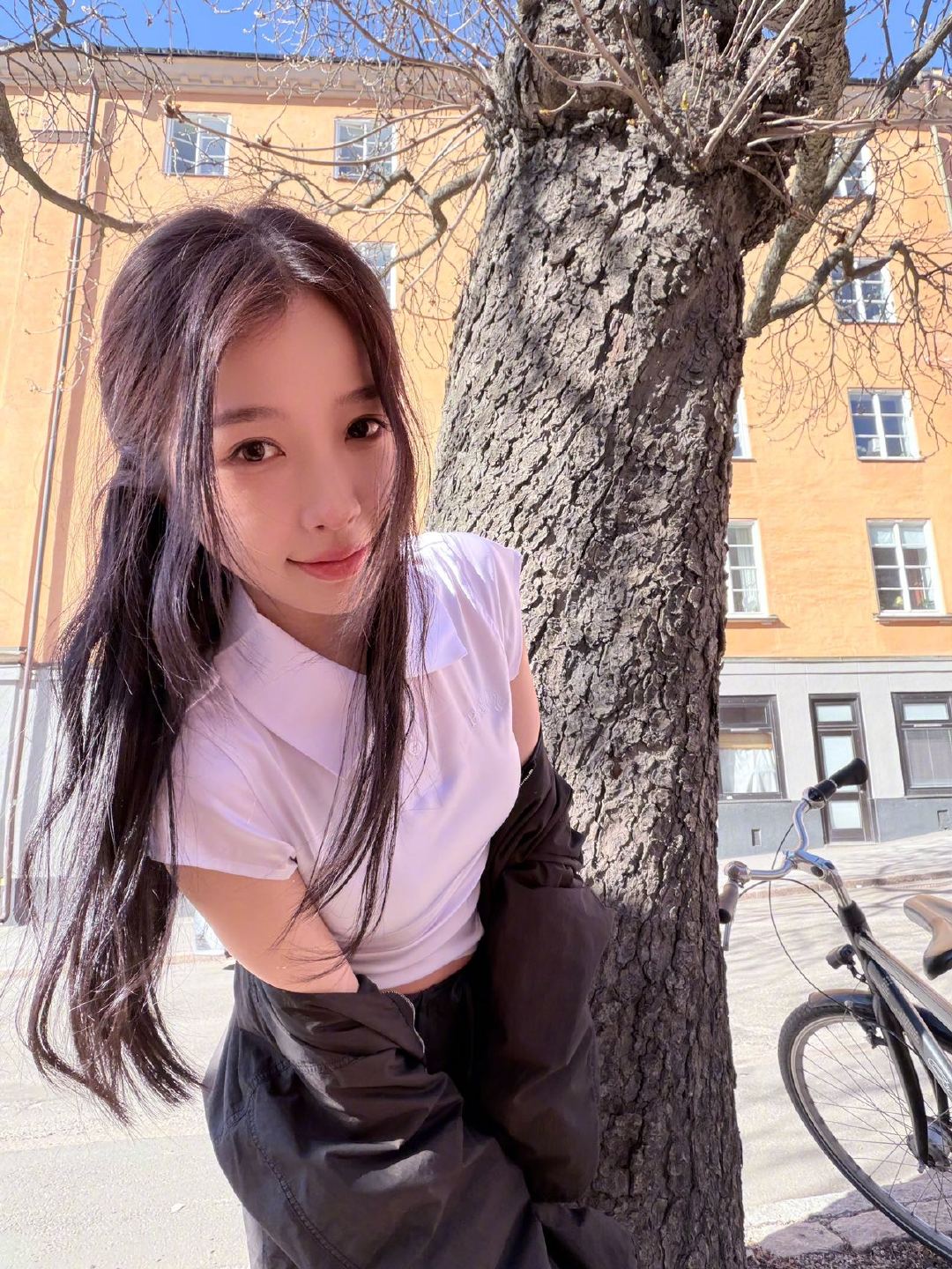 虞书欣斯德哥尔摩随拍久违的旅途随拍太治愈！虞书欣在斯德哥尔摩留下美好，每一帧都