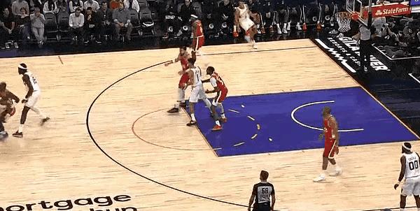 杰伦·格林换队了，不是避风头，是换了个能让他跑起来的赛道。火箭那会儿，他像一辆