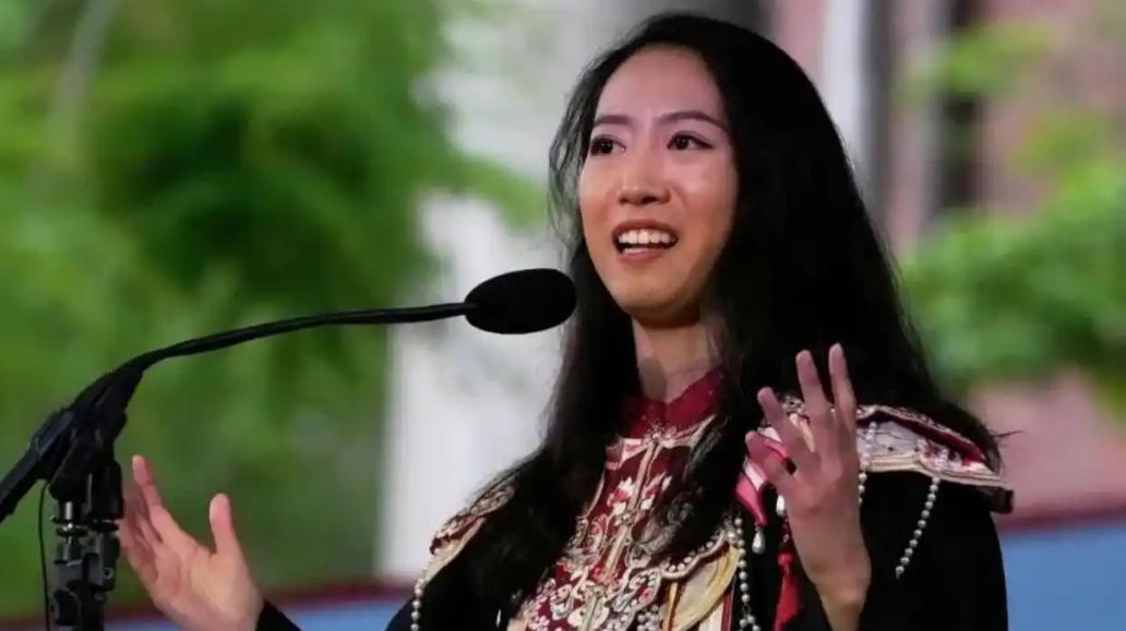 /美国不要的，中国也坚决不要！美国哈佛大学毕业典礼上，中国留学生蒋雨融代表毕业生