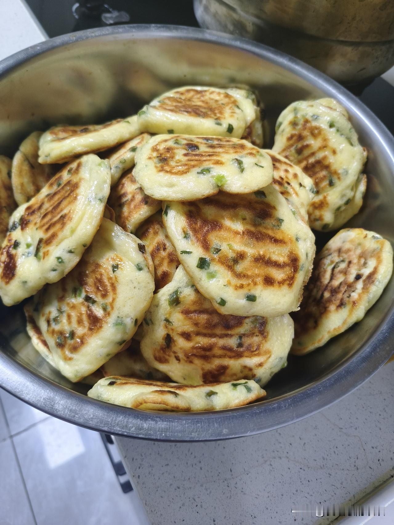 我是乌鲁木齐人，73年属牛的，今年53岁昨天下午16：00多，我和同事正在大