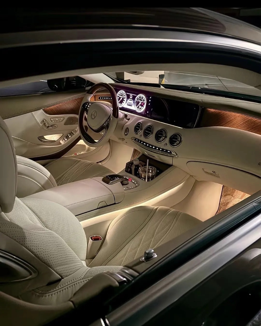 这个车内饰真牛！