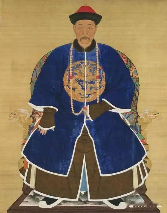 1703年，68岁的索额图被活活饿死在宗人府。康熙尤不解恨，又下令抄了他家，杀光