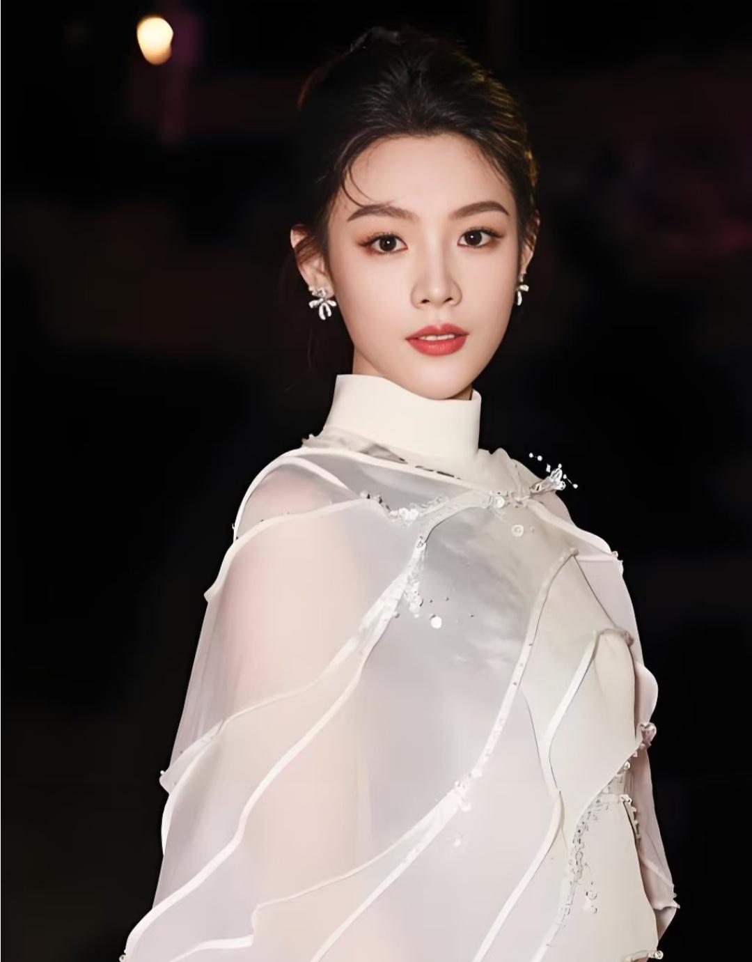 越剧演员陈丽君的一段话，被很多人转发评论，她太敢说了！陈丽君采访里一段话