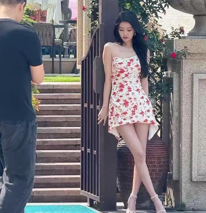 孙怡这大长腿太耐看了，怪不得这么多人喜欢她​​​