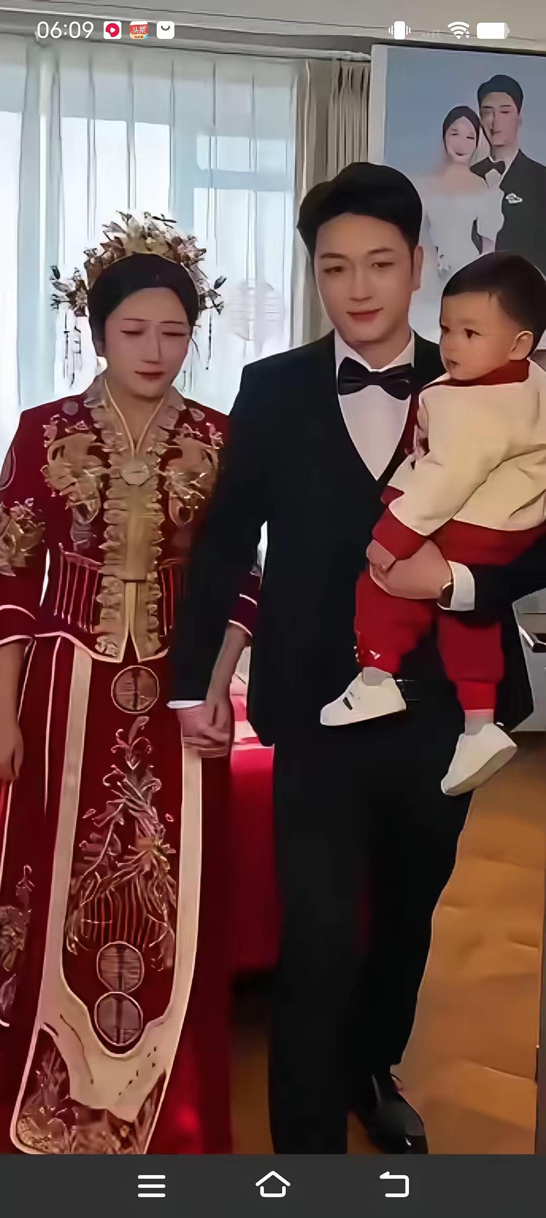 心酸！破防了，二婚女子出嫁时，本来婆家不让带孩子，当妈妈要走的时候，儿子说：妈妈