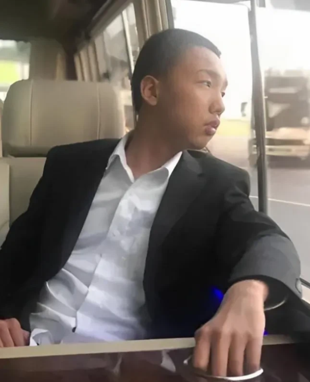 毛主席唯一曾孙毛东东，颇有伟人当年风范！