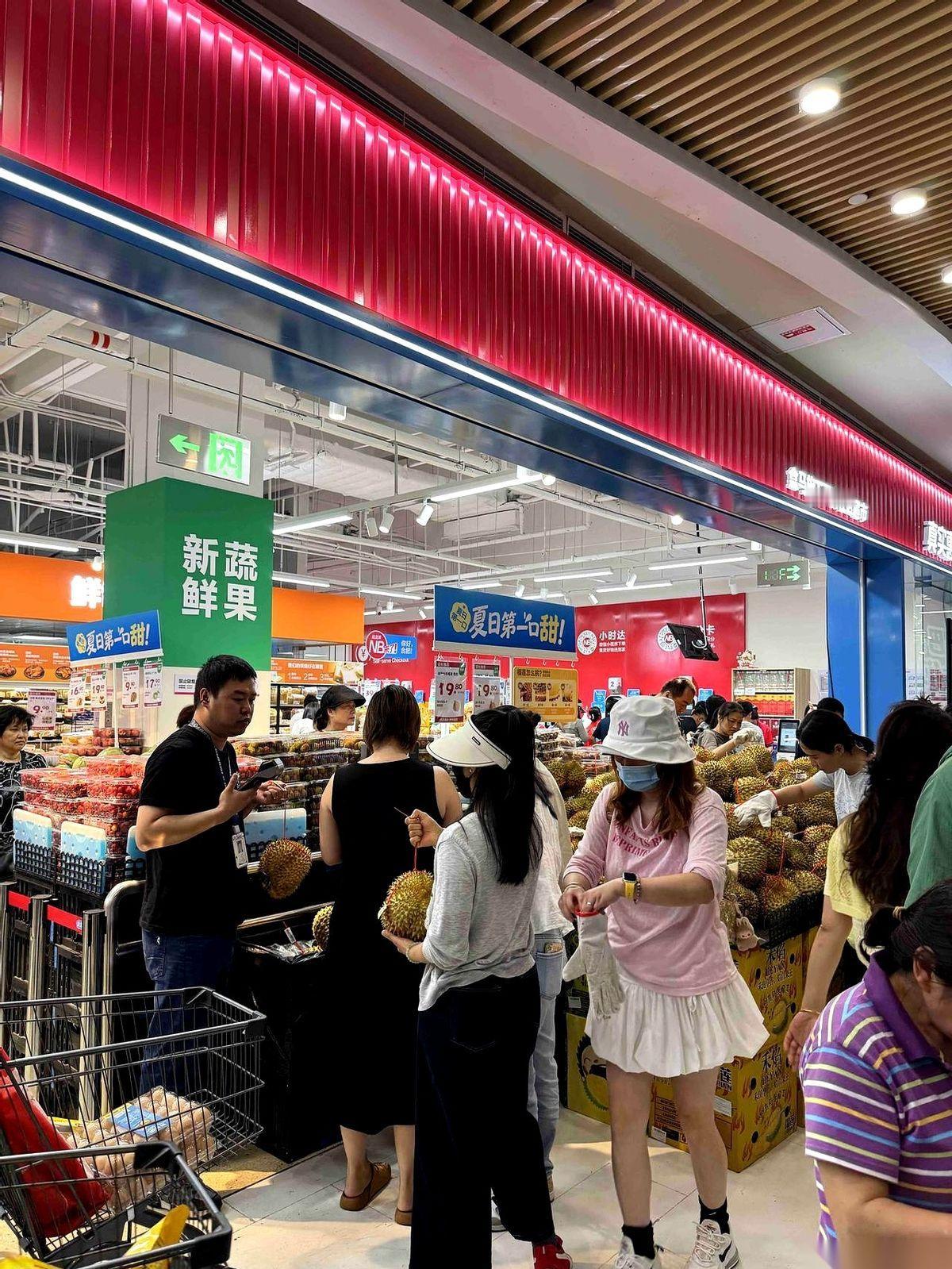 盒马在合肥开了个新超市，叫“超盒算NB”，名字有点意思。我原以为就是个普通折扣