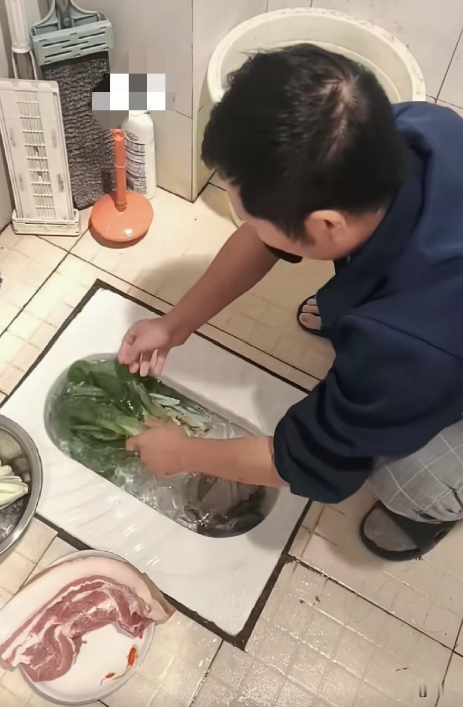 这里洗的菜，不用放味精，调料都很香的