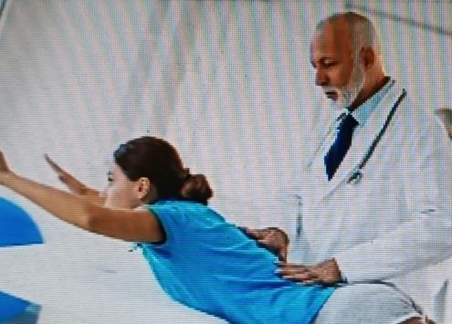 腰间盘突出症真的太折磨人了，但有些自我疗法能缓解症状。卧床休息超重要，能减少腰